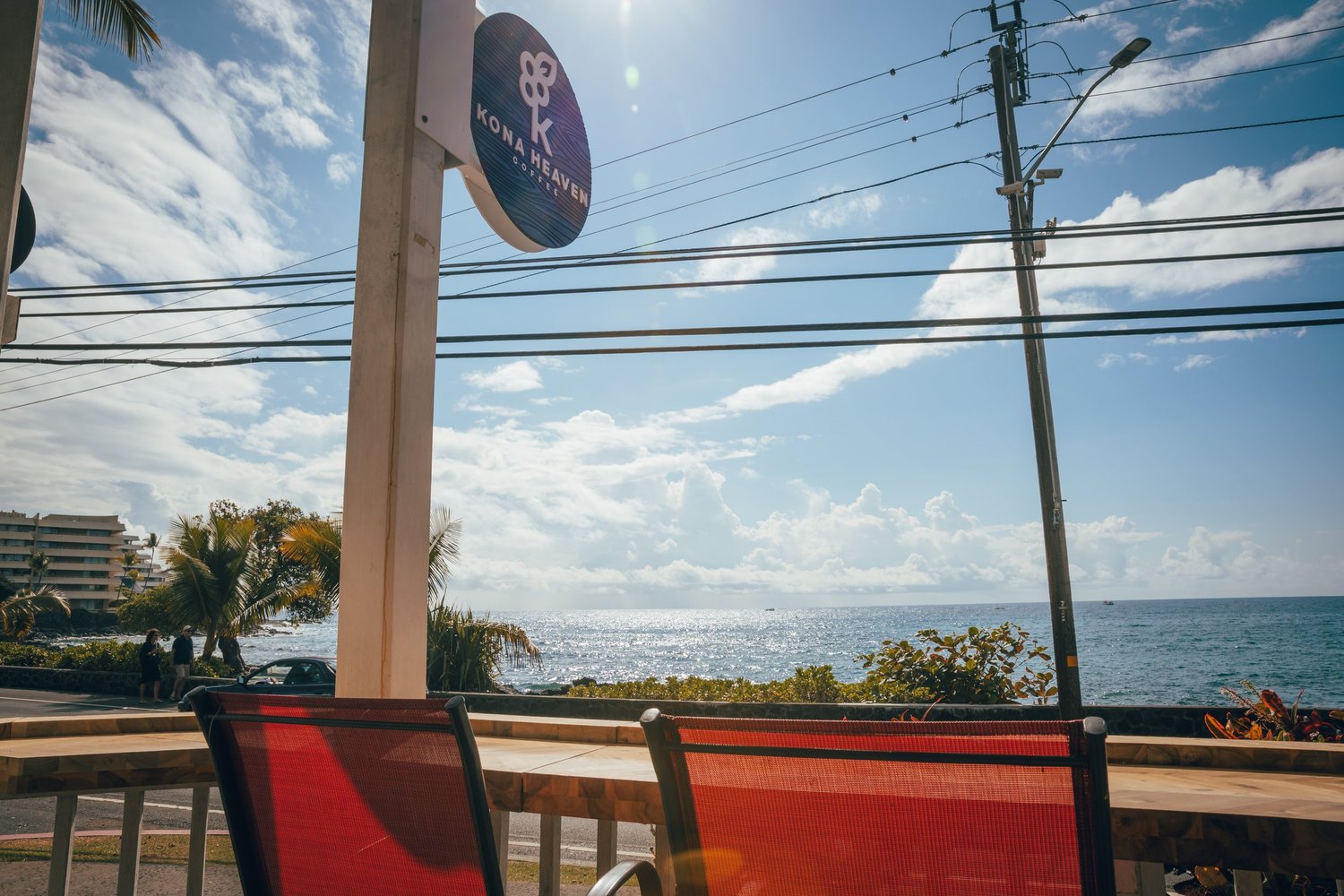 Kona Heaven's oceanfront café and signage