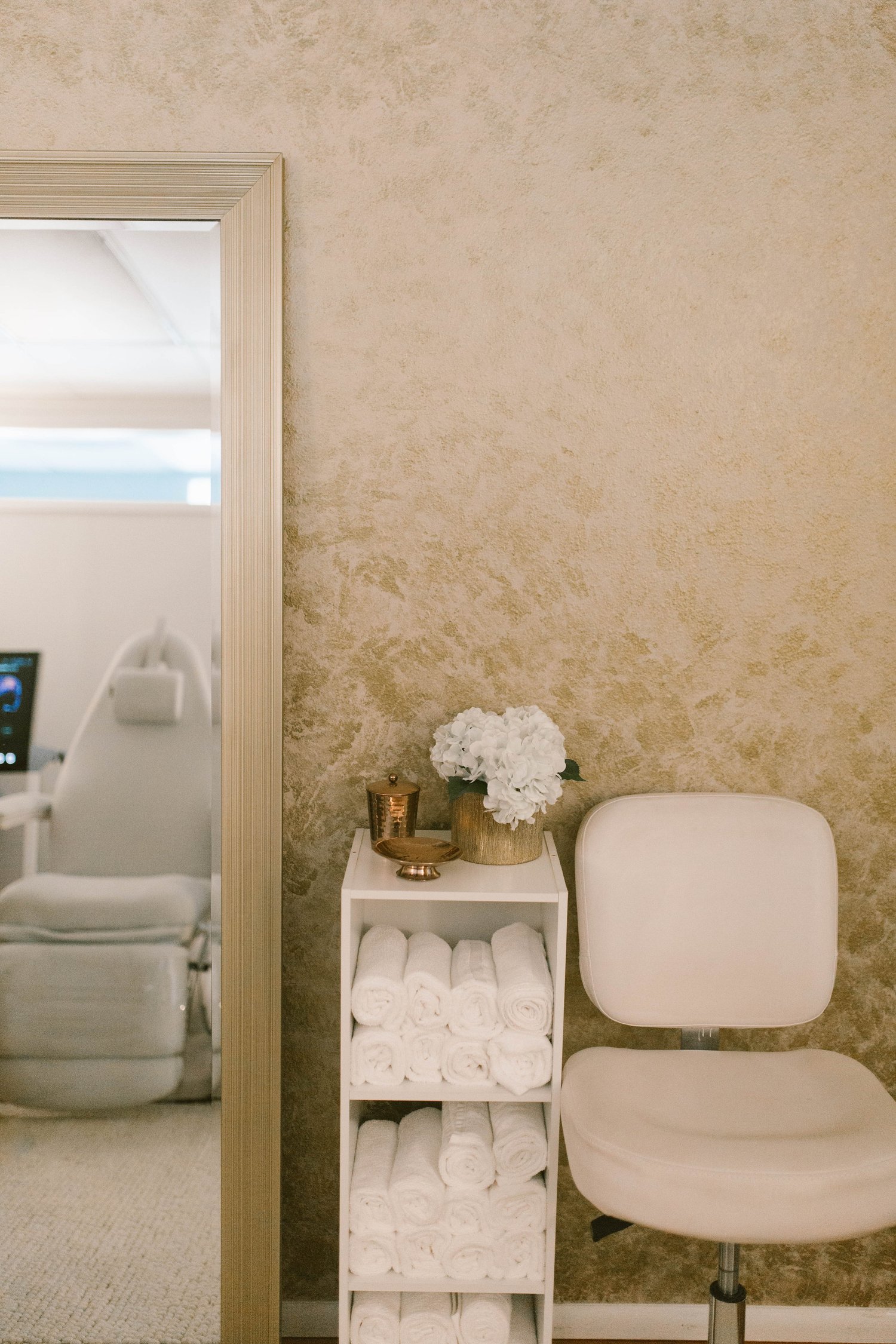 Hawaii Island Wellness Clinic treatment room